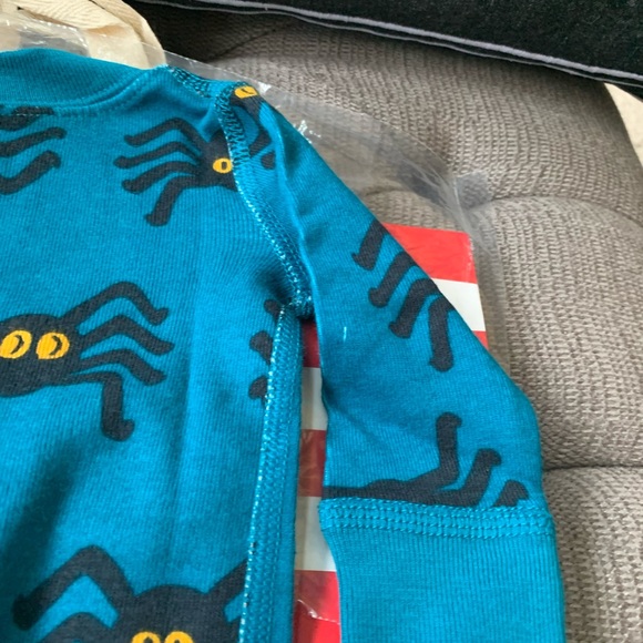 NWT HALLOWEEN KIDS HANNA ANDERSON ZIP UP SLEEPER “BLUE SPIDERS” SIZE 0-3 - Picture 8 of 15
